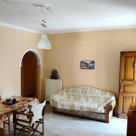 Elena's Corfu * Ýpsos