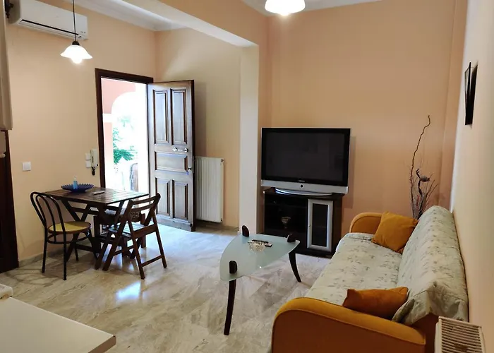 Elena's Corfu ホームステイ イプソス